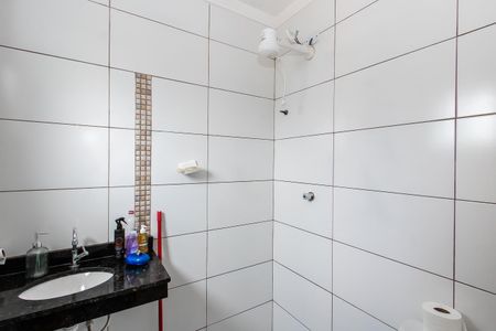Apartamento à venda com 77m², 2 quartos e 1 vaga Apartamento à venda com 77m², 2 quartos e 1 vagaBanheiro da Suíte