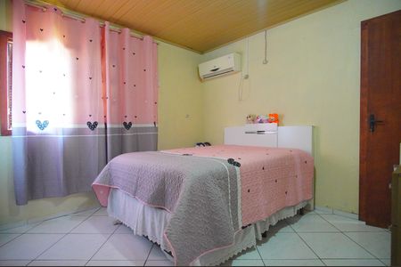 Casa à venda com 180m², 4 quartos e 2 vagasSuíte