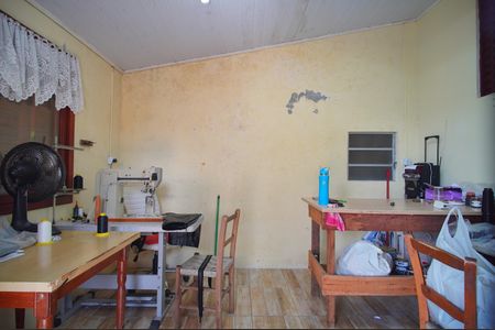 Casa à venda com 180m², 4 quartos e 2 vagasÁrea de Serviço