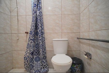 Casa à venda com 180m², 4 quartos e 2 vagasBanheiro 2