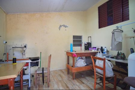 Casa à venda com 180m², 4 quartos e 2 vagasÁrea de Serviço