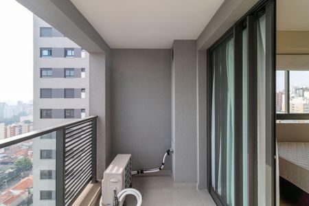 Studio à venda com 28m², 1 quarto e sem vaga Studio à venda com 28m², 1 quarto e sem vagaVaranda do Studio