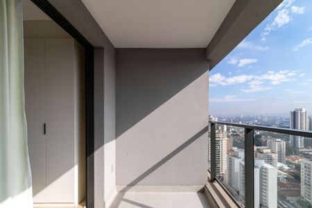 Studio para alugar com 28m², 1 quarto e sem vaga Studio para alugar com 28m², 1 quarto e sem vagaVaranda