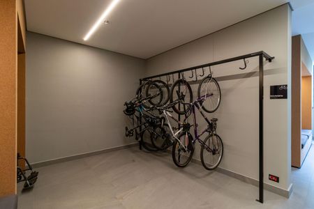 Studio para alugar com 28m², 1 quarto e sem vaga Studio para alugar com 28m², 1 quarto e sem vagaÁrea comum - Bicicletário