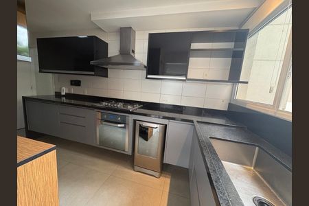 Apartamento à venda com 180m², 3 quartos e 3 vagas