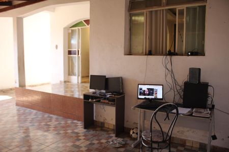 Casa à venda com 358m², 3 quartos e 4 vagasQuintal