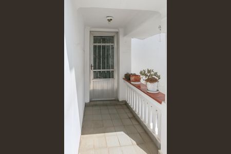 Casa à venda com 150m², 3 quartos e 2 vagas Casa à venda com 150m², 3 quartos e 2 vagasEntrada