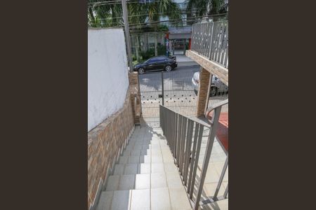 Casa à venda com 150m², 3 quartos e 2 vagas Casa à venda com 150m², 3 quartos e 2 vagasEntrada