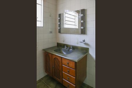 Casa à venda com 150m², 3 quartos e 2 vagas Casa à venda com 150m², 3 quartos e 2 vagasBanheiro