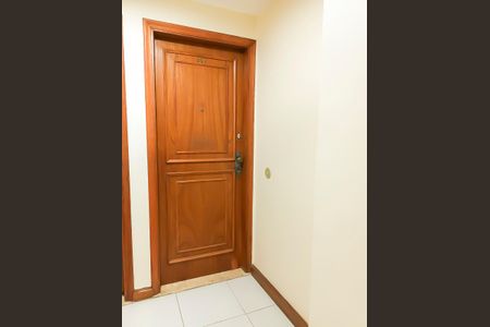 Apartamento à venda com 110m², 4 quartos e 2 vagas Apartamento à venda com 110m², 4 quartos e 2 vagasEntrada
