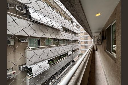 Apartamento à venda com 101m², 3 quartos e 2 vagas Apartamento à venda com 101m², 3 quartos e 2 vagasVaranda da sala e da suíte