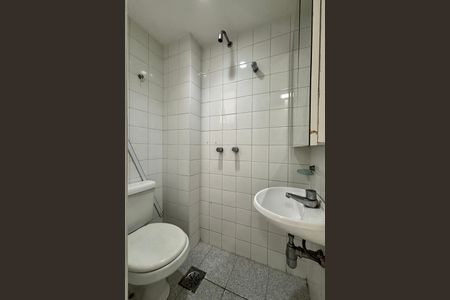 Apartamento à venda com 101m², 3 quartos e 2 vagas Apartamento à venda com 101m², 3 quartos e 2 vagasBanheiro de Serviço