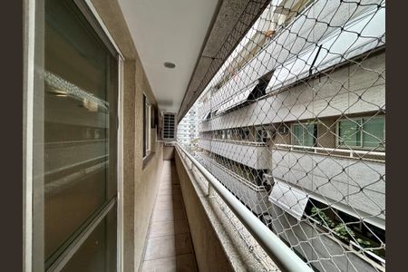 Apartamento à venda com 101m², 3 quartos e 2 vagas Apartamento à venda com 101m², 3 quartos e 2 vagasVaranda da sala e da suíte