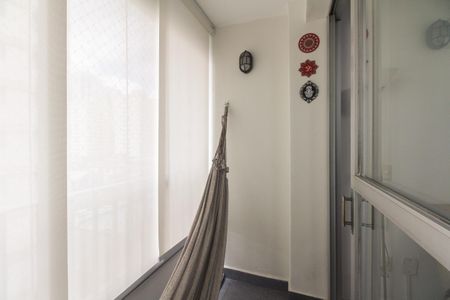 Apartamento à venda com 69m², 2 quartos e 1 vaga Apartamento à venda com 69m², 2 quartos e 1 vagaVaranda