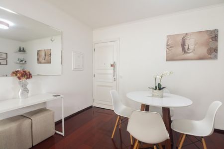 Apartamento à venda com 69m², 2 quartos e 1 vaga Apartamento à venda com 69m², 2 quartos e 1 vagaSala
