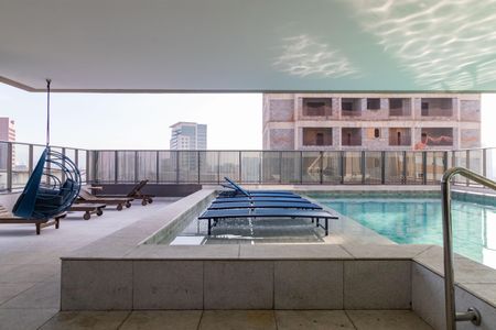 Apartamento à venda com 32m², 1 quarto e sem vaga Apartamento à venda com 32m², 1 quarto e sem vagaÁrea comum - Piscina