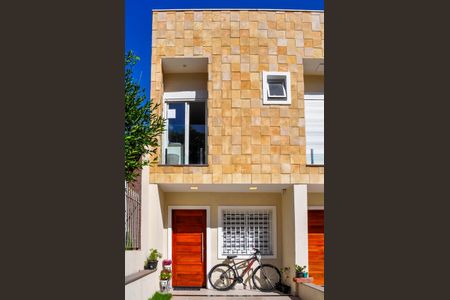 Casa à venda com 108m², 2 quartos e 1 vagaFachada