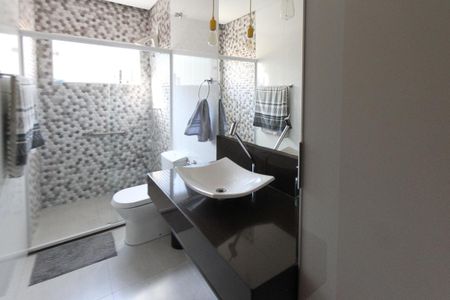 Casa à venda com 350m², 3 quartos e 4 vagasBanheiro Social