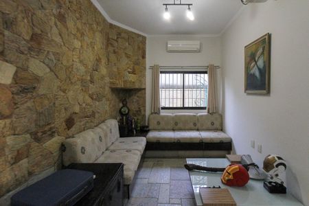 Casa à venda com 350m², 3 quartos e 4 vagasSala