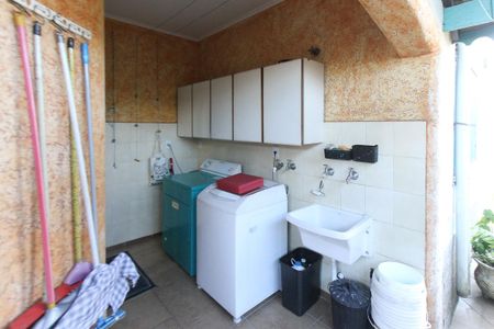 Casa à venda com 350m², 3 quartos e 4 vagasÁrea de serviço