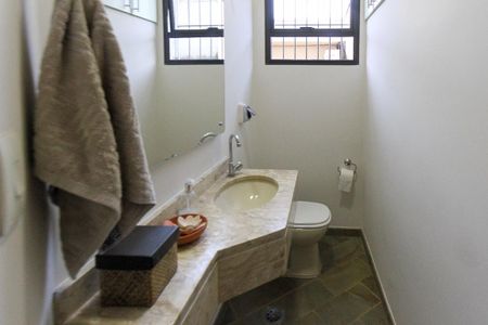 Casa à venda com 350m², 3 quartos e 4 vagasLavabo