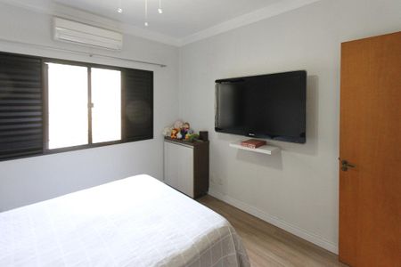 Casa à venda com 350m², 3 quartos e 4 vagasSuíte