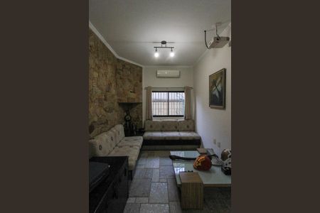 Casa à venda com 350m², 3 quartos e 4 vagasSala