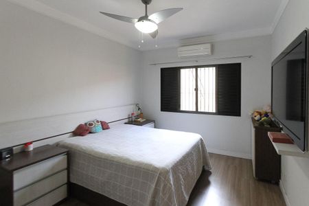 Casa à venda com 350m², 3 quartos e 4 vagasSuite