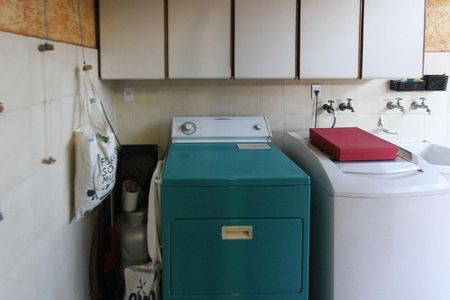 Casa à venda com 350m², 3 quartos e 4 vagasÁrea de serviço