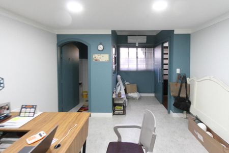 Casa à venda com 350m², 3 quartos e 4 vagasEscritório