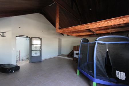 Casa à venda com 350m², 3 quartos e 4 vagasSótão 