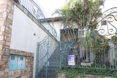 Casa à venda com 350m², 3 quartos e 4 vagasFachada