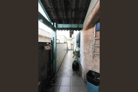 Casa à venda com 350m², 3 quartos e 4 vagasCorredor Lateral