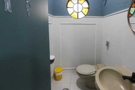 Casa à venda com 350m², 3 quartos e 4 vagasLavabo 2