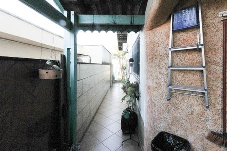 Casa à venda com 350m², 3 quartos e 4 vagasCorredor Lateral