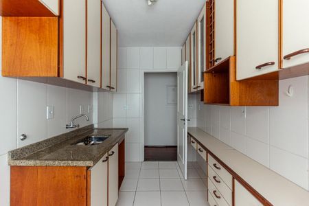 Apartamento à venda com 55m², 2 quartos e 1 vaga Apartamento à venda com 55m², 2 quartos e 1 vagaCozinha