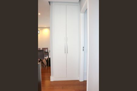 Apartamento à venda com 98m², 3 quartos e 2 vagasHall de acesso à sala de jantar