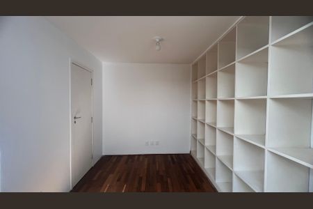 Casa à venda com 210m², 2 quartos e 2 vagas Casa à venda com 210m², 2 quartos e 2 vagasEscritório