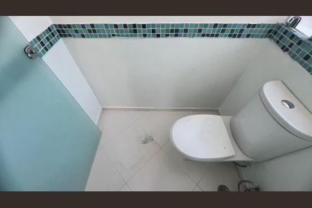Casa à venda com 210m², 2 quartos e 2 vagas Casa à venda com 210m², 2 quartos e 2 vagasBanheiro da Suíte 2