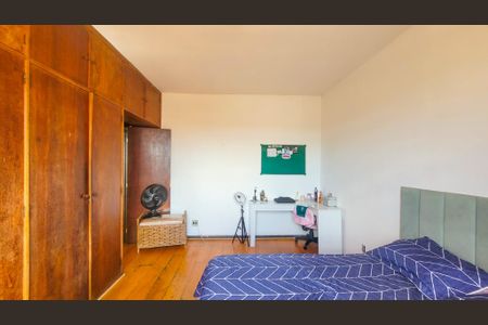 Apartamento à venda com 266m², 3 quartos e 4 vagas Apartamento à venda com 266m², 3 quartos e 4 vagasQuarto 2