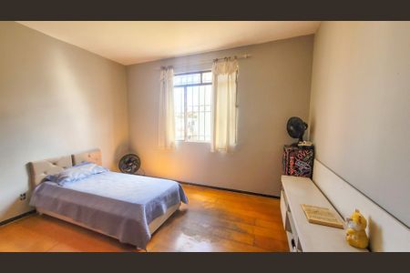 Apartamento à venda com 266m², 3 quartos e 4 vagas Apartamento à venda com 266m², 3 quartos e 4 vagasQuarto
