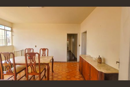 Apartamento à venda com 266m², 3 quartos e 4 vagas Apartamento à venda com 266m², 3 quartos e 4 vagasSala de Jantar 2