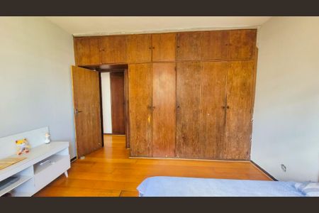 Apartamento à venda com 266m², 3 quartos e 4 vagas Apartamento à venda com 266m², 3 quartos e 4 vagasQuarto