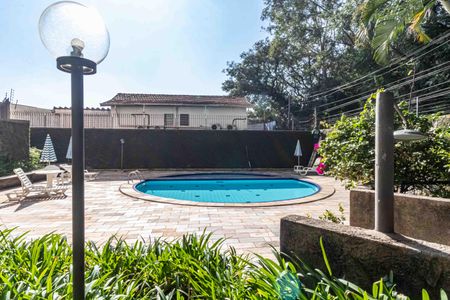 Apartamento à venda com 168m², 2 quartos e 2 vagas Apartamento à venda com 168m², 2 quartos e 2 vagasÁrea comum - Piscina