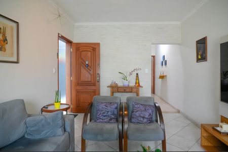 Casa à venda com 157m², 3 quartos e 2 vagasSala