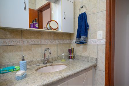 Casa à venda com 157m², 3 quartos e 2 vagasBanheiro Social