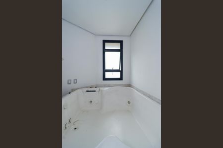 Apartamento para alugar com 300m², 4 quartos e 4 vagas Apartamento para alugar com 300m², 4 quartos e 4 vagasBanheiro da Suíte 3