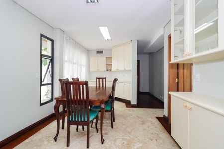 Apartamento para alugar com 300m², 4 quartos e 4 vagas Apartamento para alugar com 300m², 4 quartos e 4 vagasCopa