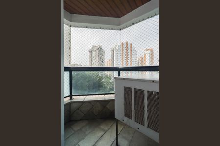 Apartamento para alugar com 300m², 4 quartos e 4 vagas Apartamento para alugar com 300m², 4 quartos e 4 vagasSuíte 3