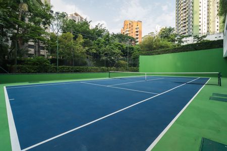 Apartamento para alugar com 300m², 4 quartos e 4 vagas Apartamento para alugar com 300m², 4 quartos e 4 vagasQuadra Esportiva